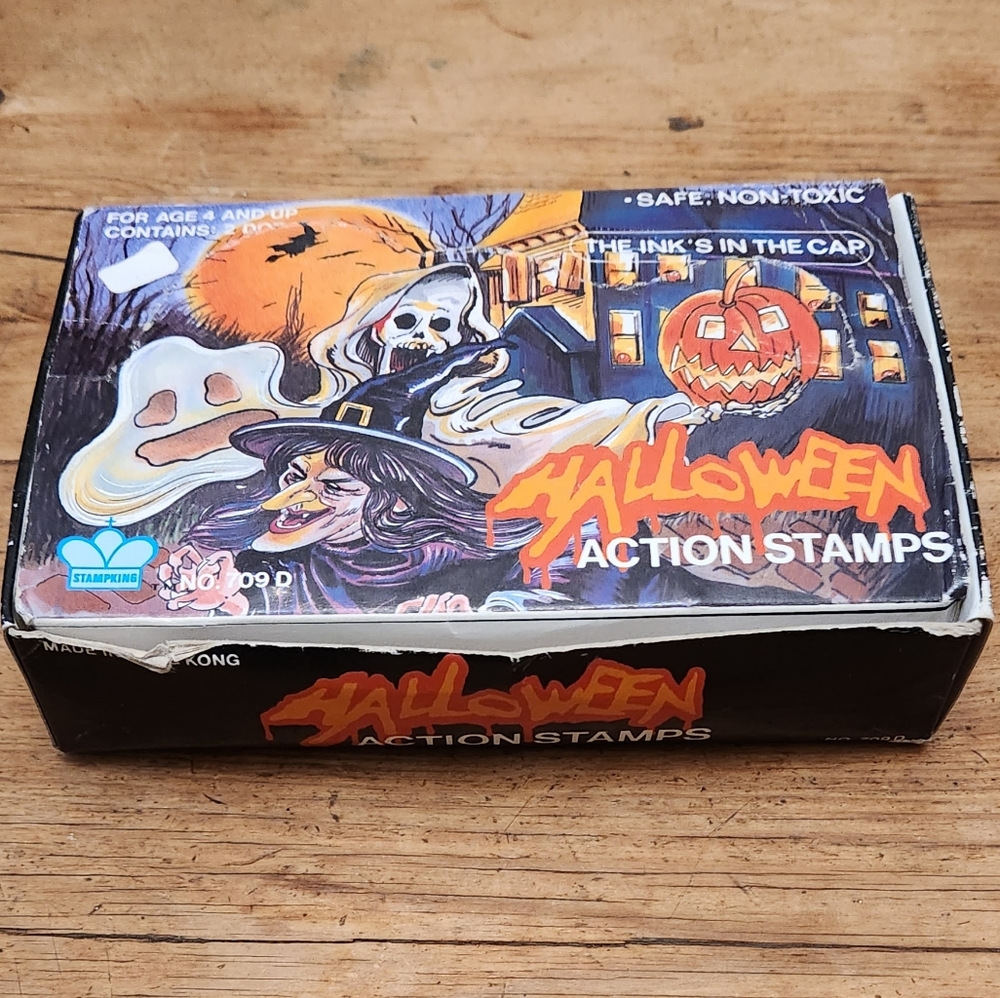 Vintage Halloween complete set made in Hong Kong